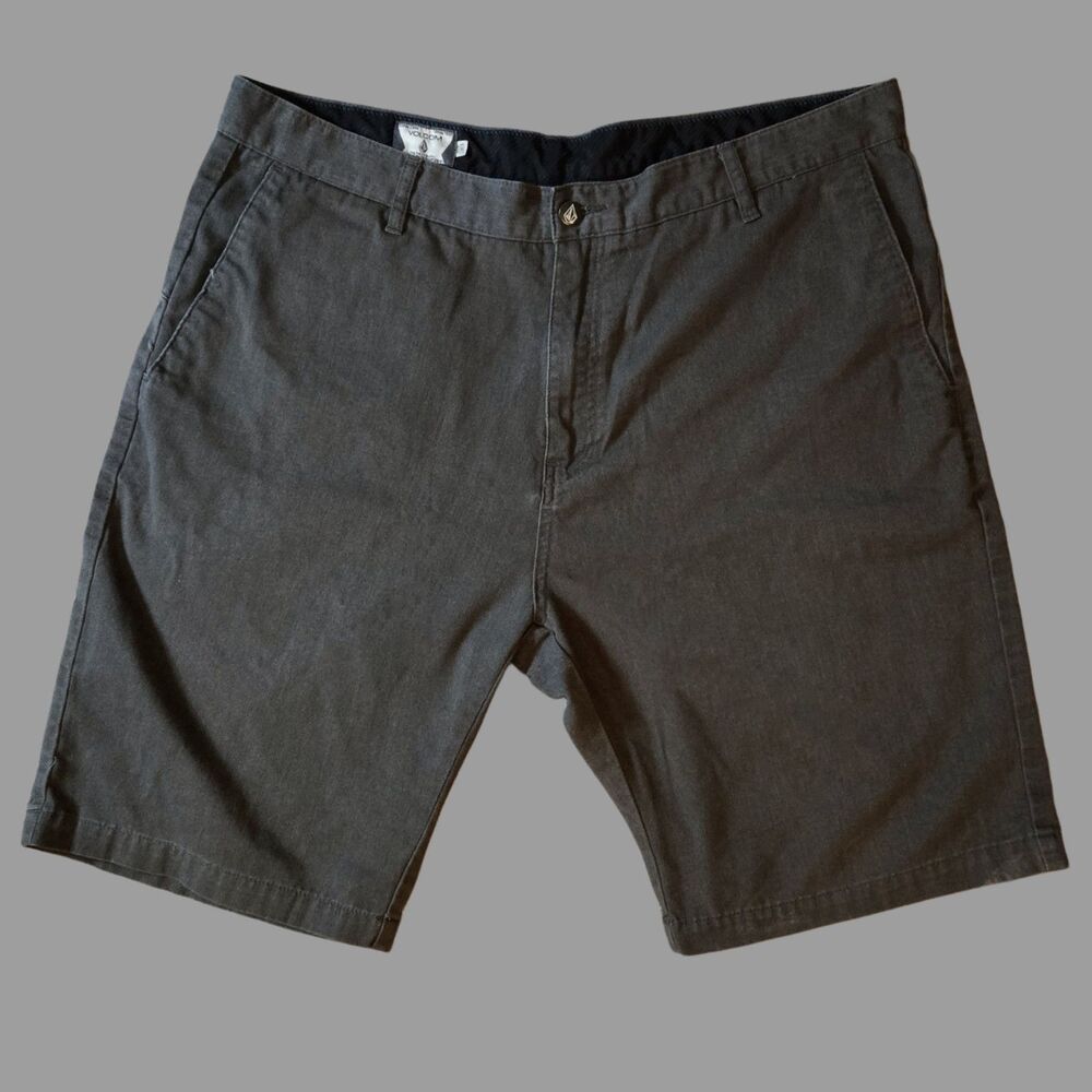 Volcom Corpo Class Men's Gray Chino Skate Shorts Size 38